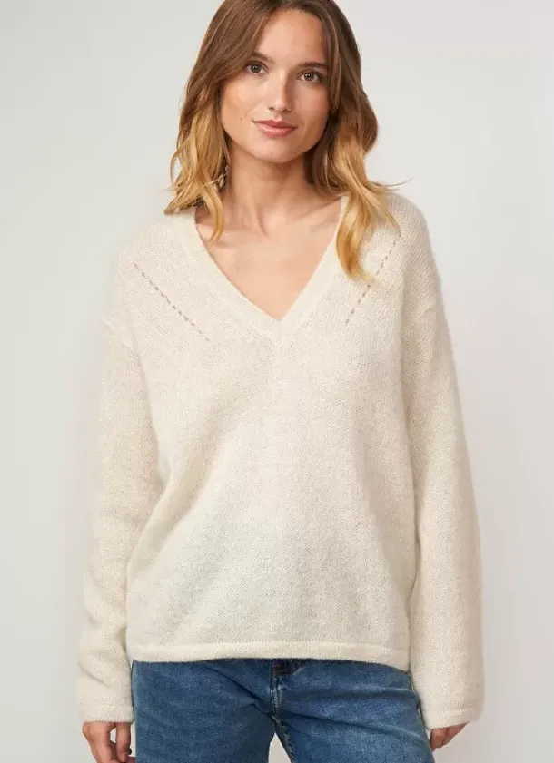 Sud Express Jumpers & Cardigans|Pull A Col V En Mohair Ecru Mannakayx