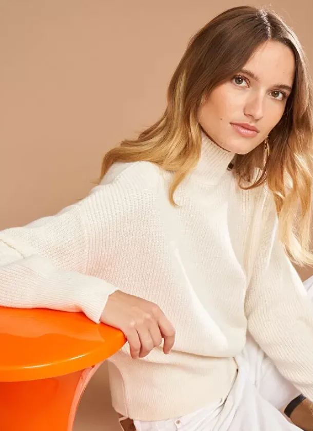 Sud Express Jumpers & Cardigans|Pull Col Montant A Cotes, Volume Large Ecru Maemi