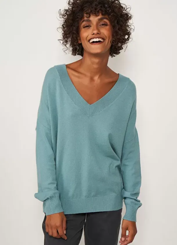 Sud Express Jumpers & Cardigans|Pull Col V A Maille Douce Celadon Marseillan